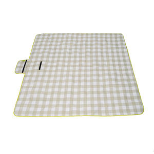 Tapis de pique-nique Explorer 1,7 m x 2,1 m carré, imperméable, pour le camping en plein air, toutes saisons - Product Image 2