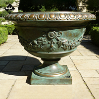 Luxuriöser Gartenpflanzkübel aus Bronzeguss, verzierte Urne für die Dekoration von Terrassen und Villen im Außenbereich