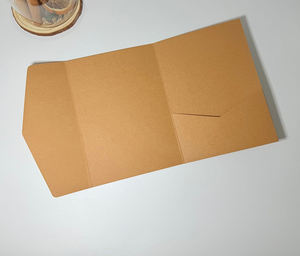 Porte-invitations pliables en papier couché moderne et écologique personnalisés pour cartes de visite de mariage et d'anniversaire - Product Image 4