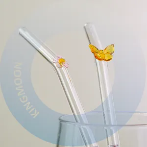 Herbruikbaar Stro Met Vlinderbloemdecoratie Food Grade Gekleurd 8Mm Diameter Gebogen Borosilicaatglas Stro Vlinderontwerp