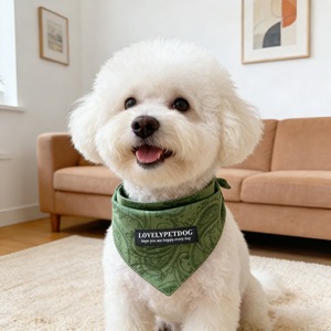 LovelyPetDog Babero triangular para perros, bufanda ligera con estampado de graffiti para perros pequeños, para todas las estaciones - Product Image 1