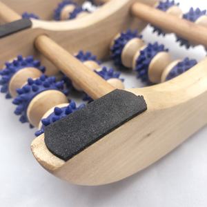 Masseur de pieds en bois fait à la main avec des perles de bois WM021 - Product Image 5