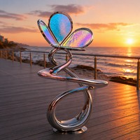 Sculpture sur mesure en acier inoxydable « Ruban Papillon » abstraite – Art extérieur personnalisable pour paysages de luxe