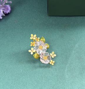 Broche vintage florale en cristal d'améthyste, fleur de jacinthe en cuivre plaqué or, épingle de revers, bijoux Vefiery, broches artisanales - Product Image 3