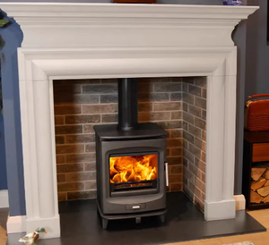 เตาผิงเหล็กหล่อแบบตั้งพื้น WF905 Brogan True Fire ECO Design สำหรับเผาไม้ กำลังไฟ 5 กิโลวัตต์ เหมาะสำหรับห้องนั่งเล่นในบ้านพักตากอากาศ - Product Image 1