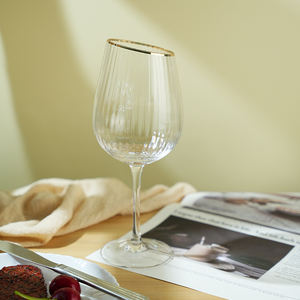 LaKotto 620ml Gobelet artisanal élégant en <span class=keywords><strong>verre</strong></span> à pied avec accents dorés à rayures verticales pour le <span class=keywords><strong>vin</strong></span> et les boissons - Product Image 3