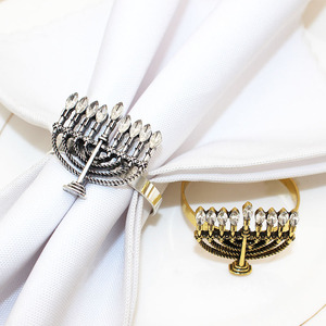 Nouveau design juif Hanukkah rond <span class=keywords><strong>de</strong></span> <span class=keywords><strong>serviette</strong></span> alliage strass Diamante Menorah bougie rond <span class=keywords><strong>de</strong></span> <span class=keywords><strong>serviette</strong></span> pour la décoration <span class=keywords><strong>de</strong></span> <span class=keywords><strong>table</strong></span> - Product Image 3