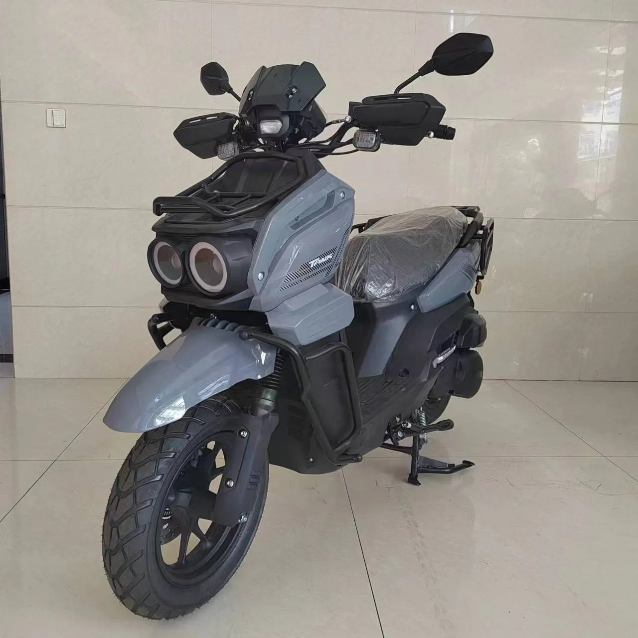 Toptan ucuz Mini benzinli Moped yakıt Scooter benzin motosiklet Mopeds 150cc gaz Scooter yetişkinler için