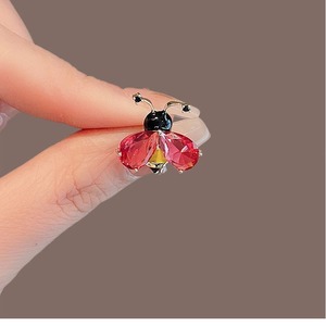 Broche Abeille Mignonne en Alliage Plaqué Or avec Boucle Décorative Multifonction pour Femmes et Hommes - Cadeau pour Mariage/Fiançailles - Product Image 4