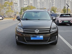 Modèle Facelift <span class=keywords><strong>2015</strong></span> pour <span class=keywords><strong>Tiguan</strong></span> 1.8T Auto SUV Toit ouvrant panoramique Sièges en cuir Traction avant Haute spécification Bien entretenu - Product Image 2
