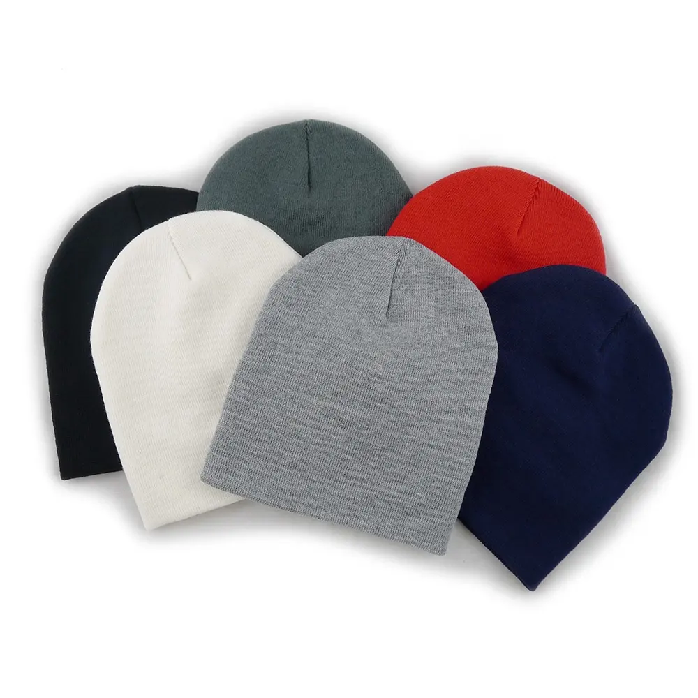 Nhà Máy Giá Tùy Chỉnh Skull Beanie Không Có Cuff Đồng Bằng Màu Đen Dệt Kim Mùa Đông Mũ Unisex Toque 8 Inch Acrylic Ngắn Beanies Nhà Sản Xuất