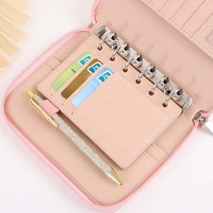 Saffiano deri A7 pano çift taraflı kart yuvaları ve 6 halka A7 halka deri bağlayıcılar için elastik bir kalem döngü ile yaprak uçmak - Product Image 5