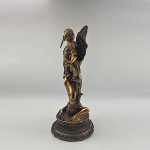 Estatua Antigua de San Miguel Arcángel en Poliresina, Figura Dorada de San Miguel en Venta - Product Image 3