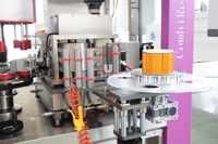 Machine d'étiquetage automatique à colle chaude OPP haute vitesse 80 pièces/min pour bouteilles rondes/plates, précision ±0,5 mm