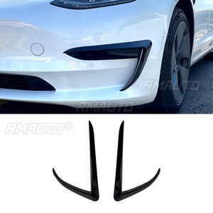 ชุดแต่งกันชนหน้าสีดำเงา/ลายคาร์บอน พร้อมสปอยเลอร์ข้าง ช่องระบายอากาศ ใบมีดกันลม สำหรับรถยนต์เทสล่า รุ่น 3 ปี 2017 ขึ้นไป - Product Image 1