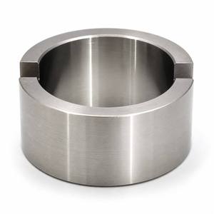 Casquillo <span class=keywords><strong>de</strong></span> acero inoxidable torneado por CNC con doble muesa y recortes opuestos, orificio pulido para rodamiento <span class=keywords><strong>de</strong></span> manguito <span class=keywords><strong>de</strong></span> pilar guía - Product Image 1