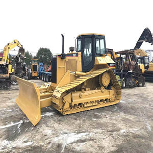 Bulldozer Caterpillar D6M LGP d'occasion, modèle 2020, puissance 130 kW, capacité de nivellement 3,7 m3, avec pompe à roulement moteur, équipement de construction - Product Image 1