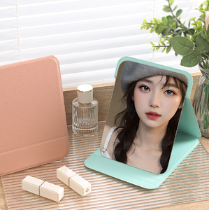 Espejo de Maquillaje Portátil Maxfree, Mini, Diseño Moderno, Plegable, para Mujer, con Luz Táctil - Product Image 2