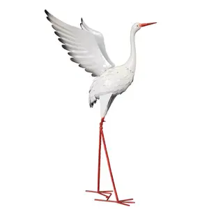 Egret nhân tạo sắt nghệ thuật vương miện đỏ cần cẩu trang trí ngoài trời trang trí chim bay cỏ cổ tích cần cẩu trang trí