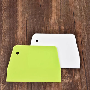 Planche à découper en plastique épaissi pour la pâtisserie et la cuisine, avec surface antiadhésive et trou pour accrocher - Product Image 4