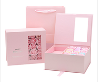 Idées de conception de logo personnalisé Boîte cadeau en papier rigide carrée blanche Gaufrage Laminage mat Doublure en éponge pour crème pour les yeux (Recyclable)