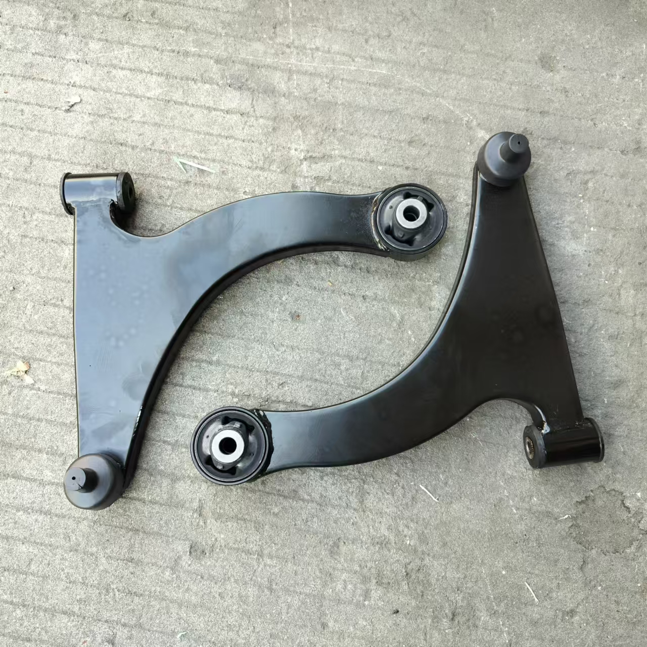 Lower Control Arm  the Front Lower Swing Arm of the Car Is Suitable for Wuling Hongguang Auto Parts Image 6