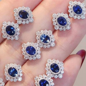 Orecchini a Perno Vintage a Forma di Diamante Blu con Fiore per Donne, Eleganti Accessori per l'Orecchio da Indossare Ogni Giorno - Product Image 2