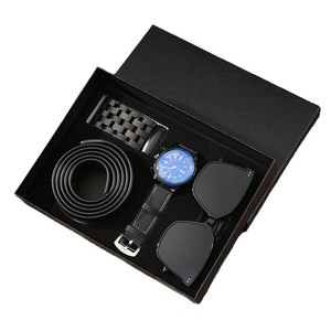 Set Regalo <span class=keywords><strong>San</strong></span> <span class=keywords><strong>Valentino</strong></span> Compleanno: Portafoglio in Carta, Orologio al Quarzo Goffrato, Cintura, Occhiali da Sole - Regalo per la Festa del Papà, per il Fidanzato, per il Business - Product Image 5