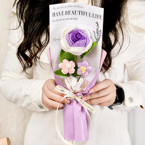 Bouquet de fleurs au crochet fait main, roses artificielles tricotées et emballage raffiné pour <span class=keywords><strong>la</strong></span> Saint-Valentin, <span class=keywords><strong>la</strong></span> fête des mères, un mariage ou un anniversaire - Product Image 6