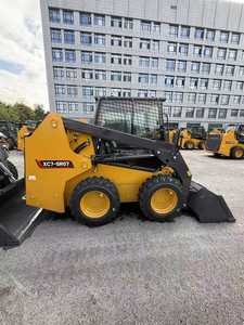 Mini-chargeuse compacte Xc7-Sr07 à levage de godets puissant, mouvement stable, conception compacte pour une utilisation agricole, travail dans des espaces restreints - Product Image 5