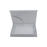 Boîte cadeau magnétique en carton blanc de qualité supérieure, recyclable, avec logo personnalisé en relief, design moderne et luxueux, pour bijoux et montres, avec insert en mousse