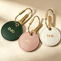Breloque de sac personnalisée de luxe en cuir végétalien Nappa avec monogramme initial, porte-clés rond en métal