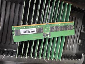 RAM de serveur RDIMM DDR5 32G 4800MHz M321R4GA3BB6-CQK M321R4GA3BB6-CQKDS M321R4GA3BB6-CQKET M321R4GA3BB6-CQKVG M321R4GA3BB6-CQKVS - Product Image 5