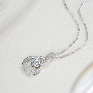 Kalung Moissanite berlian mewah untuk wanita VVS <span class=keywords><strong>Solitaire</strong></span> 6.5Mm bulat dengan sertifikat Gra S925 rantai perak murni - Product Image 3