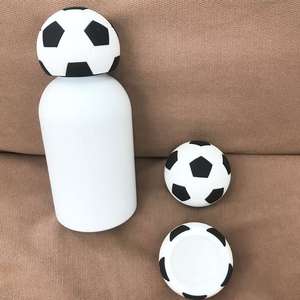 Juego de Tapas para Botellas de Agua con Diseño de Balón de Fútbol de Silicona PAISEN, un Accesorio Deportivo Genial <span class=keywords><strong>que</strong></span> Convierte tu Botella de Agua en un Tema de Fútbol - Product Image 2