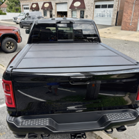Couvre-caisse de camion pliable en quatre parties, en alliage d'aluminium robuste, pour Chevrolet Silverado 1500/3500HD 2019-2024 Ford Ranger NP300