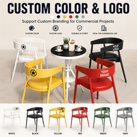 Ensemble table et chaises rondes de style café, structure en fer, mobilier de bistrot pour restaurant, bar, café, hôtel, projet commercial – Vente directe usine