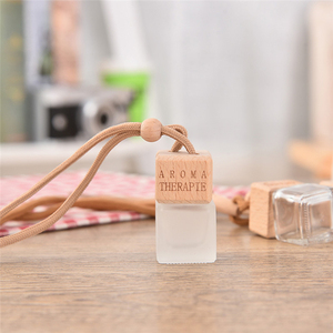 Botella de <span class=keywords><strong>Vidrio</strong></span> Cuadrada Recargable de 8 ml para Perfume de Coche, Forma de Cubo, Tapa de <span class=keywords><strong>Madera</strong></span> <span class=keywords><strong>con</strong></span> Rosca, Botella Difusora de Perfume para Coche - Product Image 4
