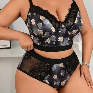 New cross-border style lace backless sexy printed vest with V-neck and integrated bra pads - Product Image 2
