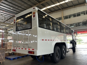 <span class=keywords><strong>2025</strong></span> <span class=keywords><strong>New</strong></span> dongfeng 6x6 off-road xe buýt du lịch 40 chỗ ngồi Euro 5 phát thải 380hp động cơ diesel off-road xe buýt với điều kiện không khí - Product Image 4