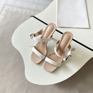 Escarpins à bride en T pour femme, style luxueux, bout carré, talon carré, sandales à enfiler avec nœud décoratif, tige respirante, chaussures d'été - Product Image 6