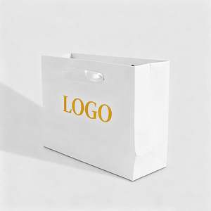Sac de shopping en papier enduit personnalisé, écologique, classique, pour cadeau de mariage, avec logo laminé imprimé et poignées découpées - Product Image 1