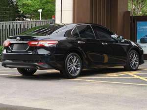 Vente en gros pour Toyota Camry Berline d'occasion Essence Automatique FWD Sièges en cuir de direction à gauche Caméra arrière ACC Cruise Aluminium - Product Image 4