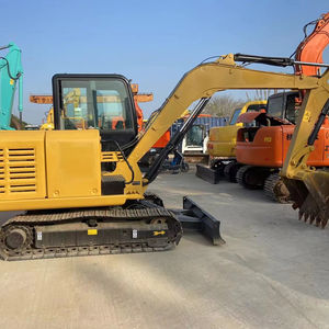 Mini-excavatrice 303.5 d'occasion (90% neuve), modèle 2022, poids opérationnel de 3 tonnes, capacité de la benne de 0,05 m³, moteur, boîte de vitesses, pompe - Product Image 1