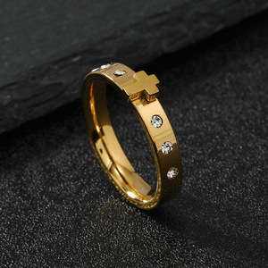 Anelli a Croce in Acciaio Inossidabile Stile Punk Retrò alla Moda, Anelli Classici con Croce 3D e Zirconia Cubica per Donne e Uomini, Idee Regalo - Product Image 3