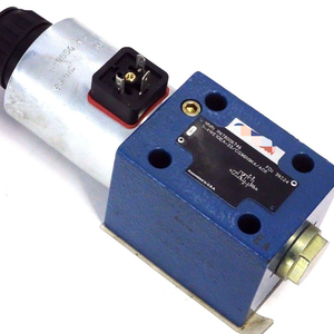 وحدة تحكم منطقية قابلة للبرمجة أصلية جديدة رخيصة R978006746 5-4WE10EA-33/CG96N9K4/A08 لمنتجات الأتمتة - Product Image 1