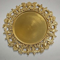 Assiettes de présentation de luxe en plastique doré de 13 pouces avec bord festonné baroque orné, vente en gros pour la décoration de tables de mariage, événements et fêtes