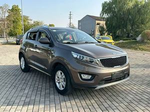 <span class=keywords><strong>Kia</strong></span> Sportage, Caja de Cambios Automática, Motor L4 de 100HP, Asientos de Cuero, Neumáticos R18, Volante a la Izquierda, con Cámara Trasera, Interior Oscuro - Product Image 5