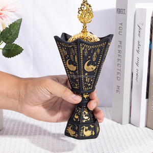 Bruciatore di incenso in resina per Ramadan con coperchio in metallo, luce decorativa islamica da tavolo per Eid <span class=keywords><strong>Mubarak</strong></span> - Product Image 2