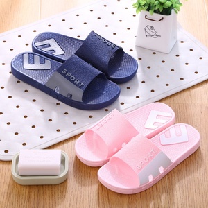 Zapatillas de baño de verano para interiores Unisex, sandalias de plataforma estampadas para el hogar para hombres con plantilla de <span class=keywords><strong>PVC</strong></span> transpirable, temporada de playa para parejas planas suaves - Product Image 3